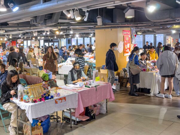 There were over 70 stalls run by EdUHK students, alumni as well as primary and secondary schools 